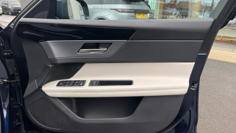 Jaguar XF 2.0d [180] R-Sport 4dr Auto Diesel Saloon